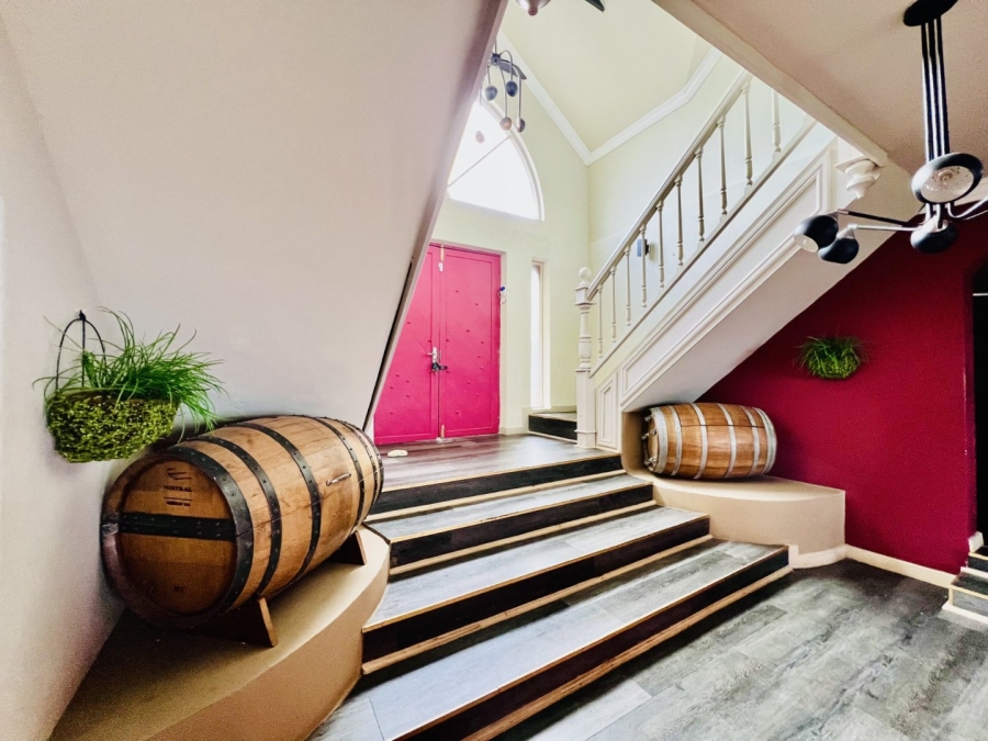 6 Bedroom Property for Sale in Herolds Bay Western Cape